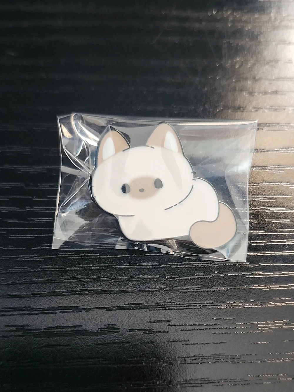 White and Tan Cute Cat Enamel Pin